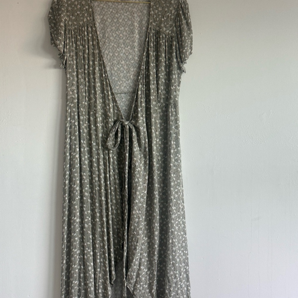 Universal thread Light Sage Floral wrap Dress